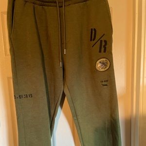 Men’s green joggers